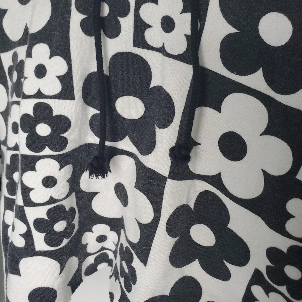 Wild Fable‎ Women's Hoodie Flower Pattern Black White Pullover - Picture 7 of 11